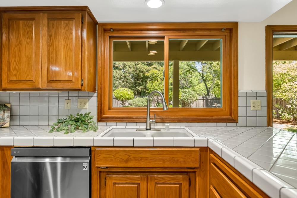 Detail Gallery Image 17 of 53 For 1231 Antelope Ave, Davis,  CA 95616 - 4 Beds | 2/1 Baths
