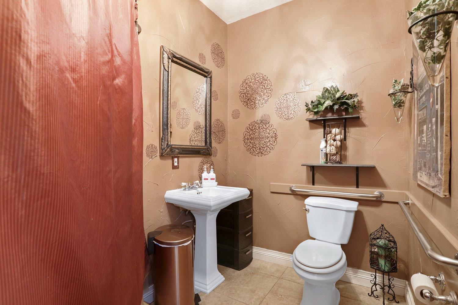 Detail Gallery Image 32 of 52 For 625 E Pine St, Lodi,  CA 95240 - 4 Beds | 2 Baths