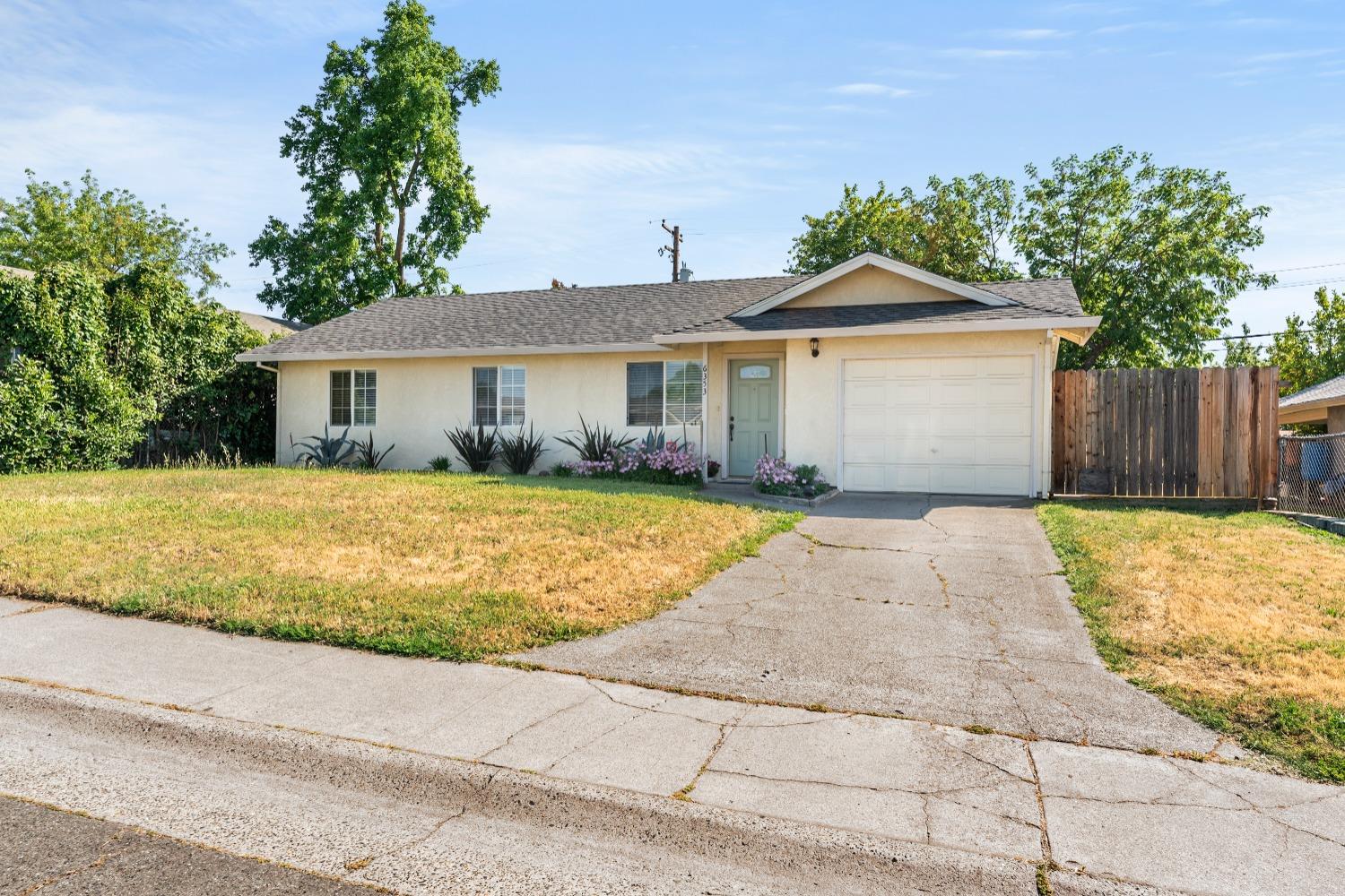 Detail Gallery Image 7 of 52 For 6353 La Cienega Dr, North Highlands,  CA 95660 - 3 Beds | 2 Baths