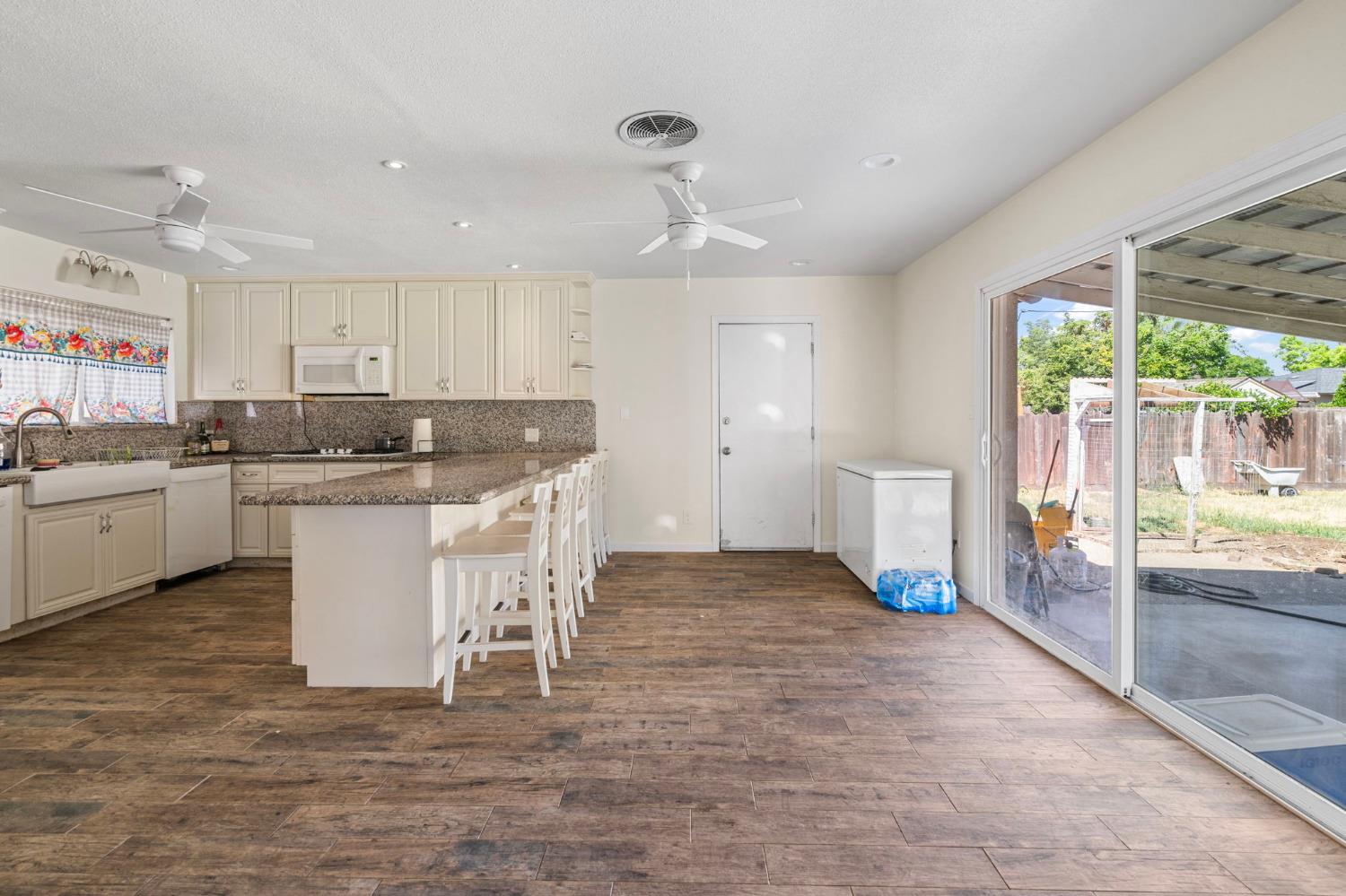 Detail Gallery Image 13 of 27 For 2635 Macgregor Ct, Modesto,  CA 95350 - 3 Beds | 2 Baths