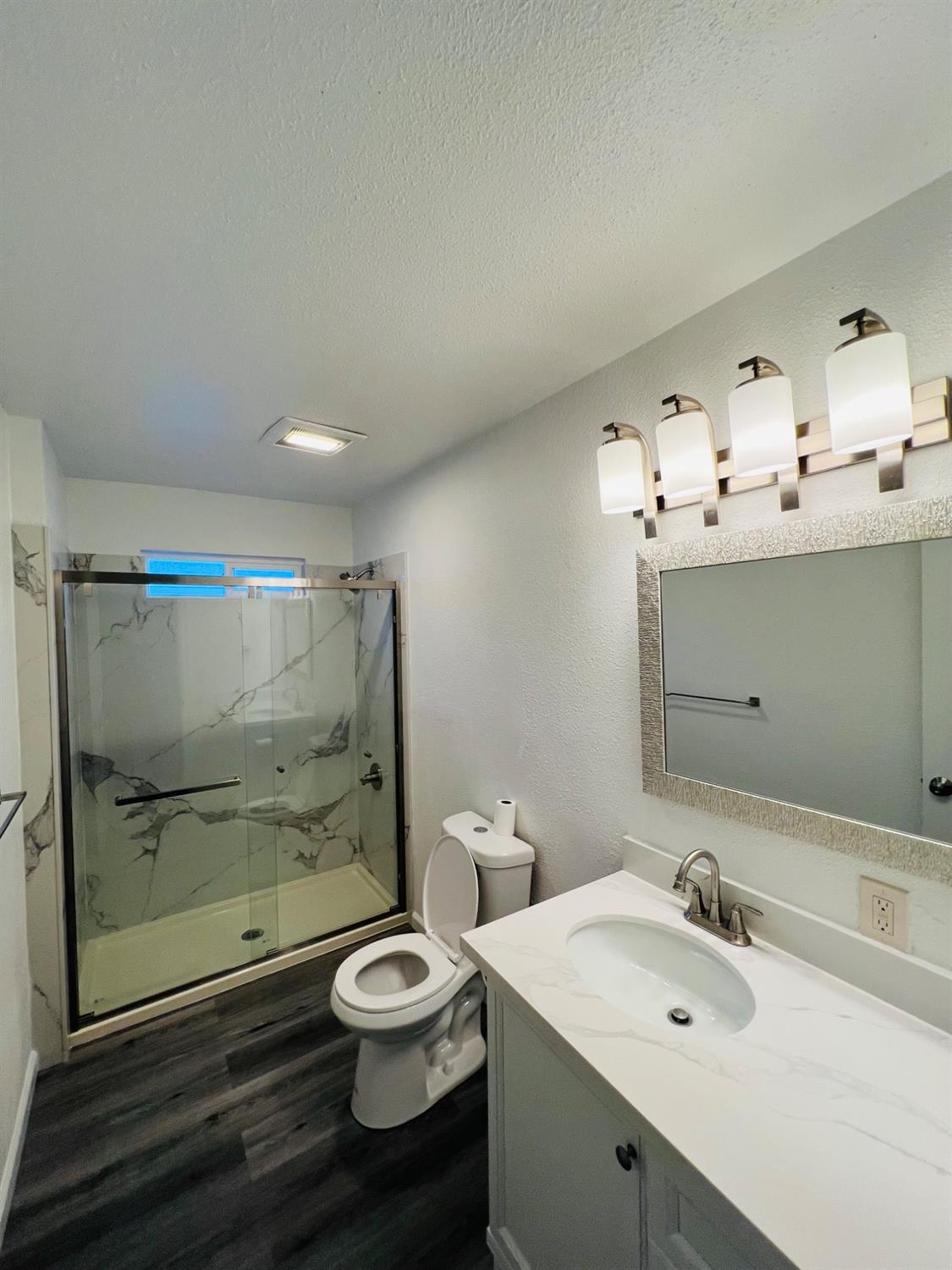 Detail Gallery Image 11 of 19 For 710 E 4th, Stockton,  CA 95206 - 4 Beds | 2 Baths