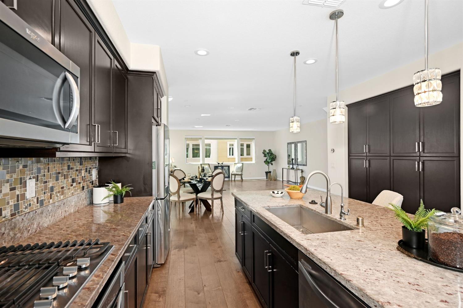 Detail Gallery Image 36 of 46 For 5516 El Dorado Ln, Dublin,  CA 94568 - 3 Beds | 4 Baths
