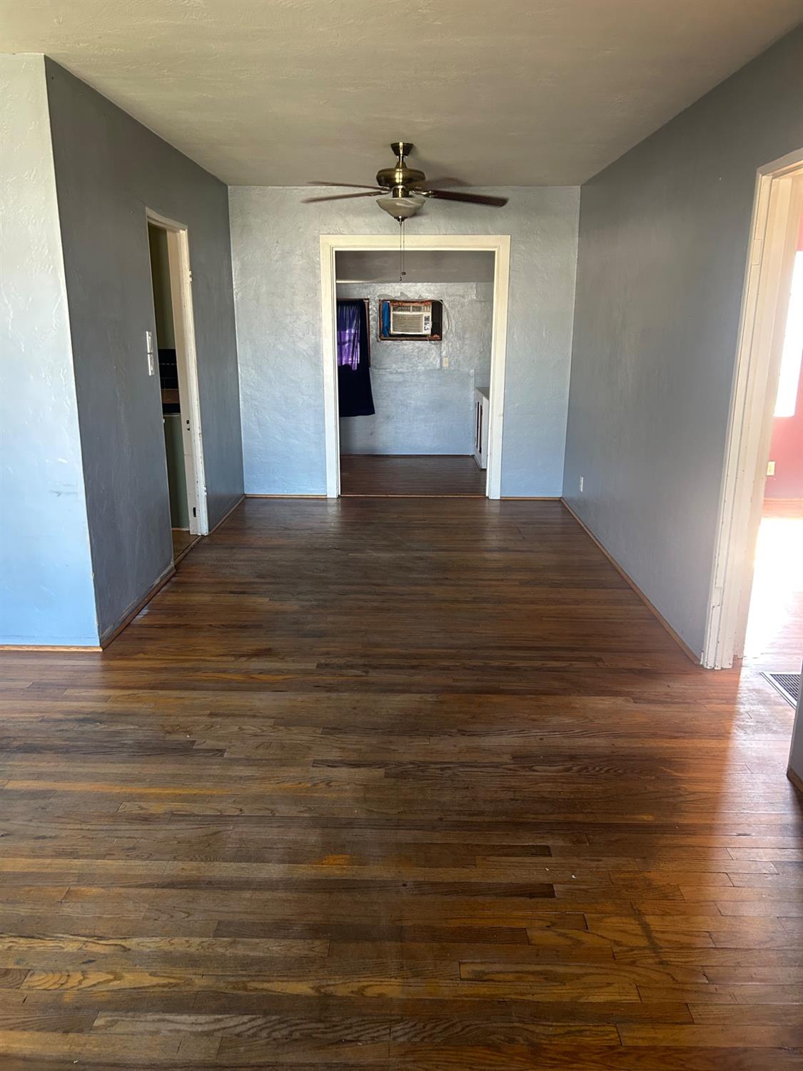 Detail Gallery Image 4 of 23 For 3537 West Ln, Stockton,  CA 95204 - 2 Beds | 1 Baths