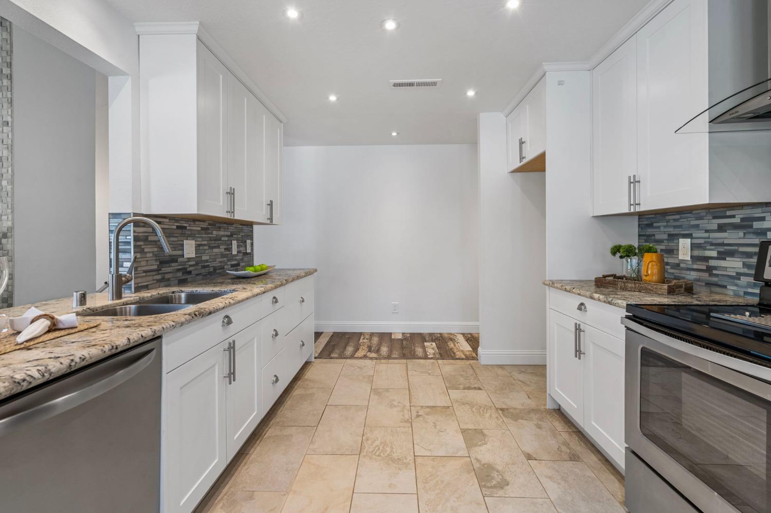 Detail Gallery Image 14 of 28 For 999 Porter Ave #12,  Stockton,  CA 95207 - 2 Beds | 1 Baths