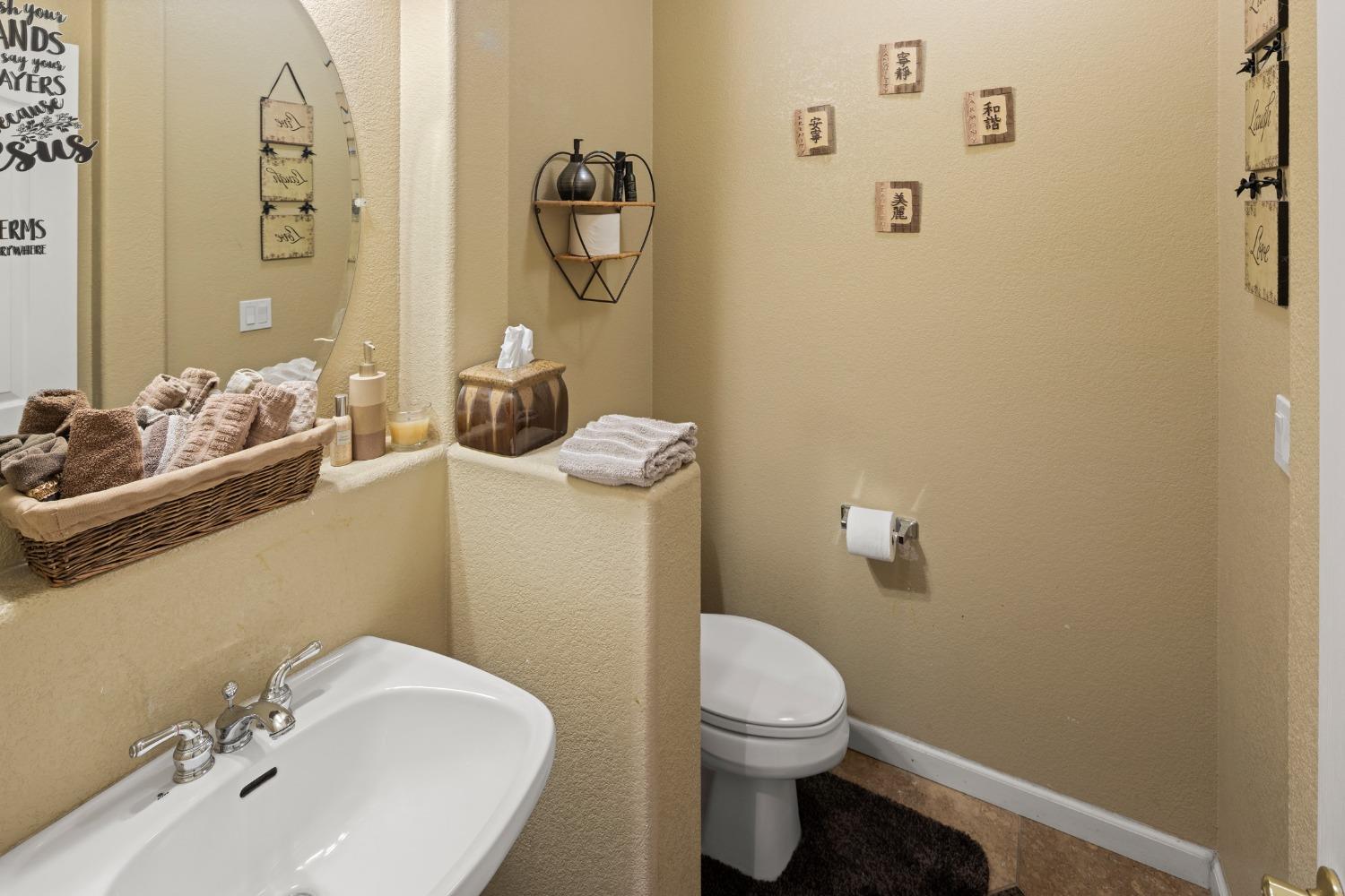 Detail Gallery Image 21 of 47 For 2566 Parkcrest Way, Roseville,  CA 95747 - 3 Beds | 2/1 Baths