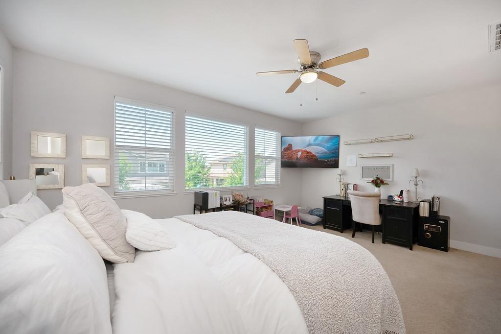 Detail Gallery Image 27 of 34 For 5033 Chico Dr, Roseville,  CA 95747 - 5 Beds | 4/1 Baths
