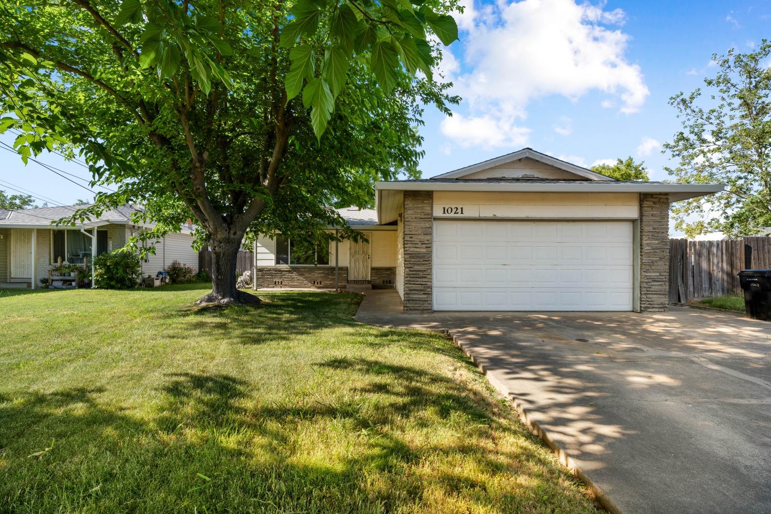 Detail Gallery Image 4 of 35 For 1021 Q St, Rio Linda,  CA 95673 - 3 Beds | 2 Baths