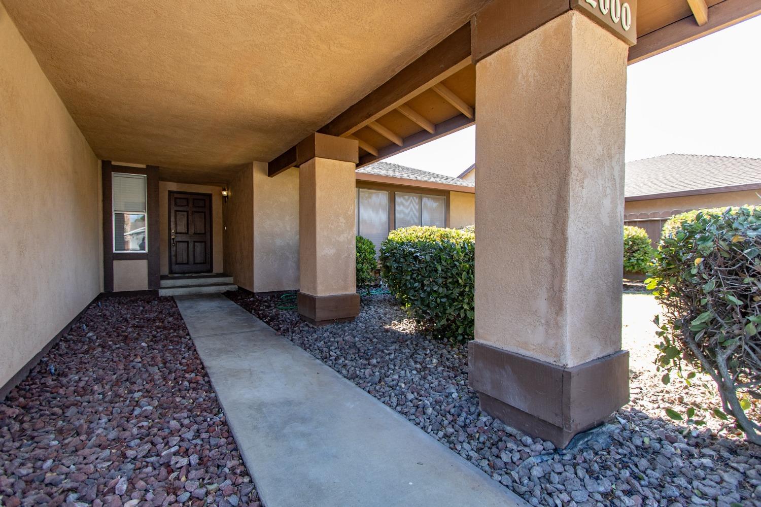 Detail Gallery Image 5 of 42 For 2000 Lincoln Oak Dr, Modesto,  CA 95355 - 3 Beds | 2 Baths