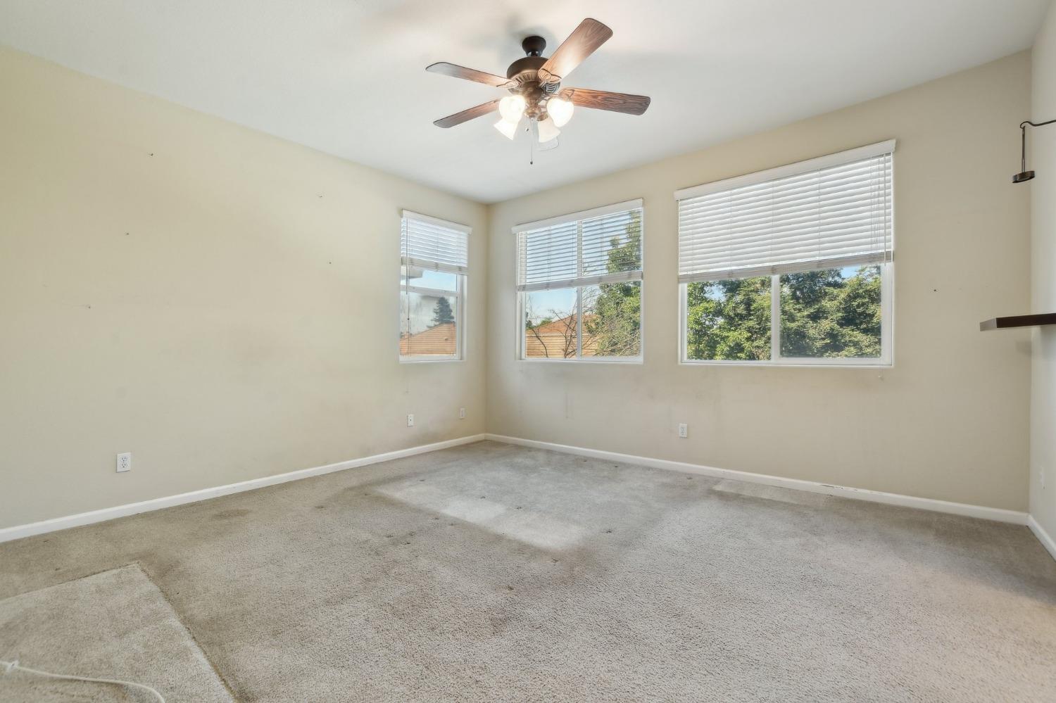 Detail Gallery Image 18 of 37 For 9424 Cristo Way, Elk Grove,  CA 95758 - 5 Beds | 3/1 Baths