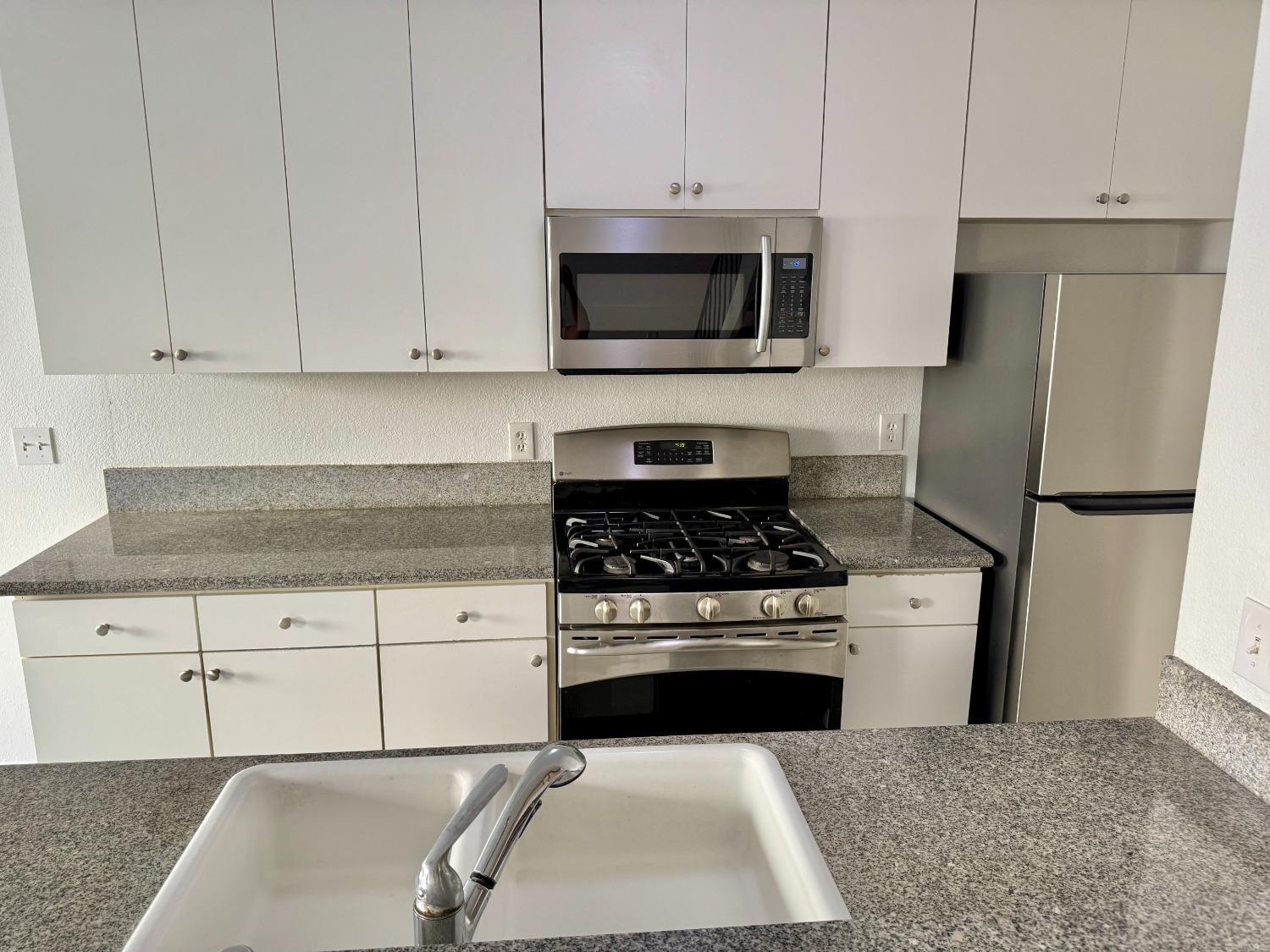 Detail Gallery Image 7 of 53 For 4742 Greenholme Dr #3,  Sacramento,  CA 95842 - 2 Beds | 1 Baths