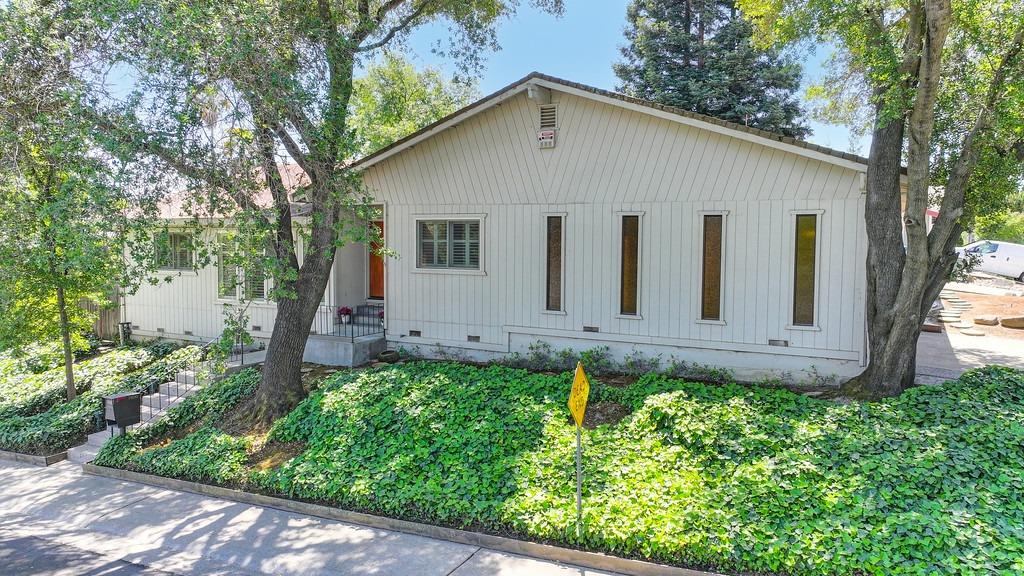 Detail Gallery Image 3 of 65 For 7600 Woodland Ln, Fair Oaks,  CA 95628 - 5 Beds | 3 Baths