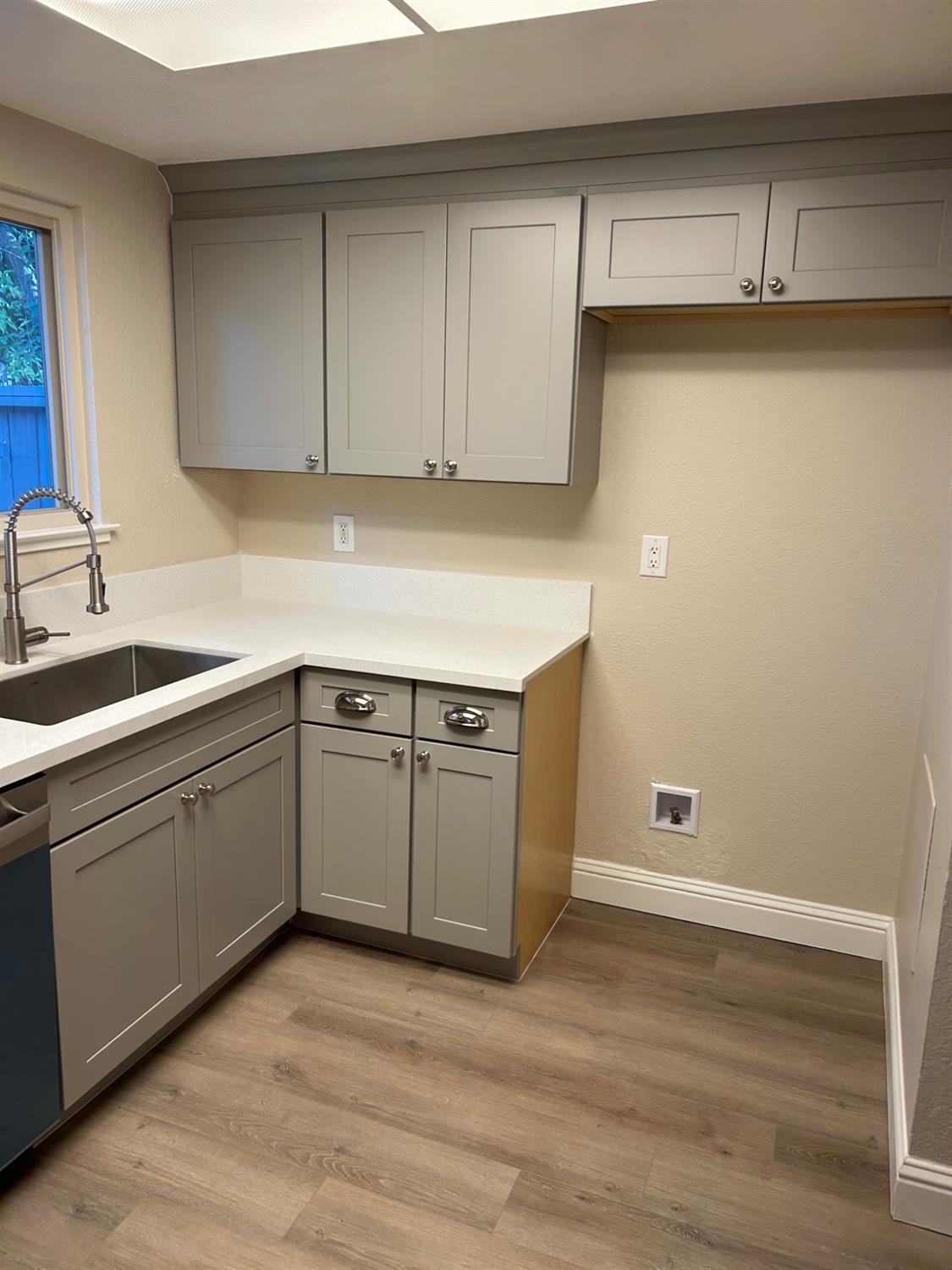 Detail Gallery Image 3 of 28 For 6232 Tishimingo Ct, Citrus Heights,  CA 95621 - 3 Beds | 1/1 Baths