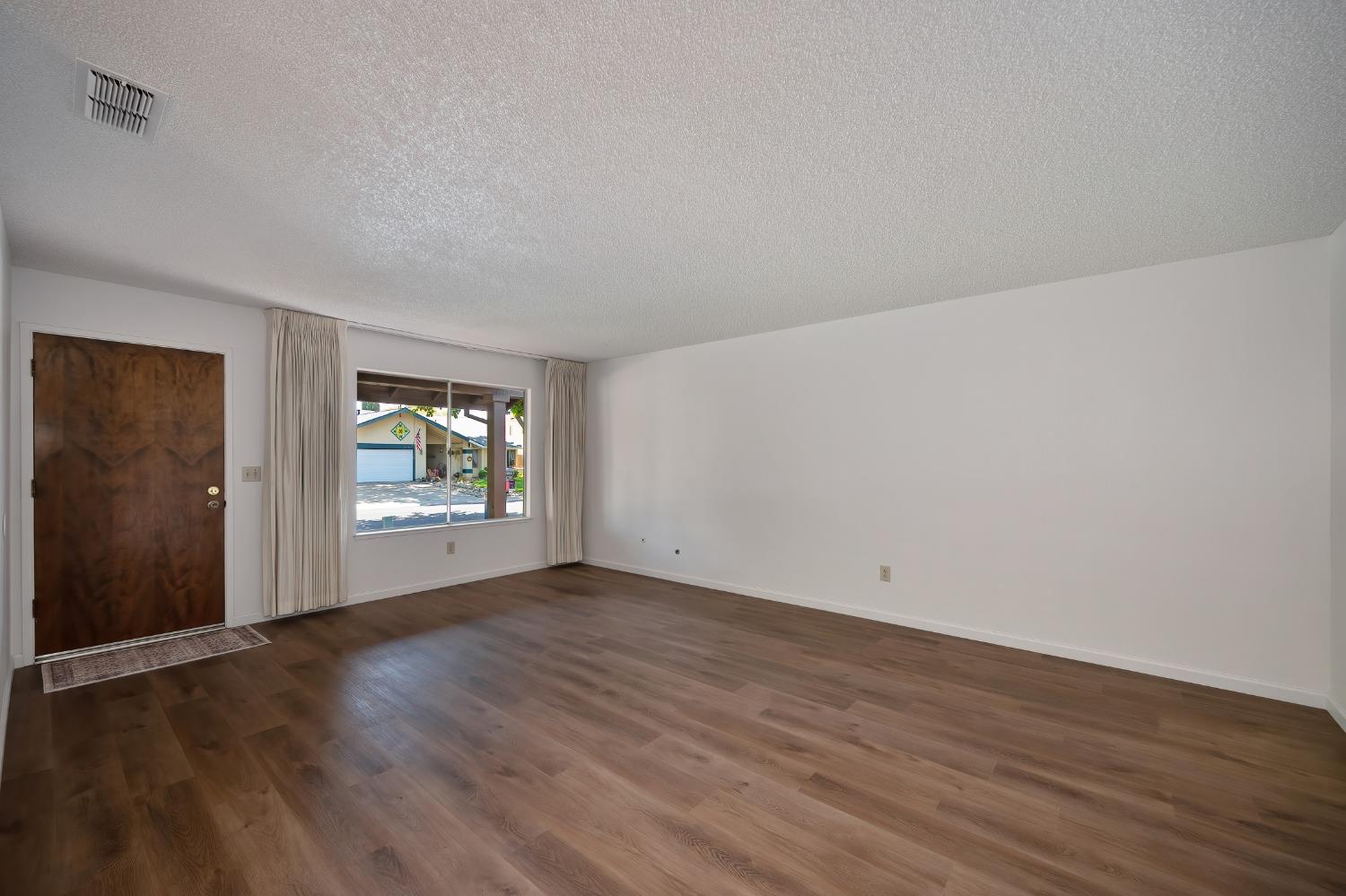 Detail Gallery Image 19 of 69 For 2259 River Trails Cir, Rancho Cordova,  CA 95670 - 3 Beds | 2 Baths
