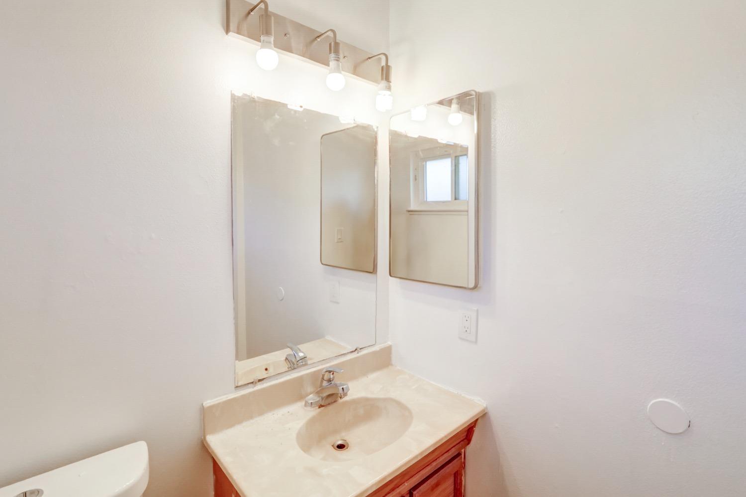 Detail Gallery Image 23 of 41 For 7915 Center Pkwy, Sacramento,  CA 95823 - 3 Beds | 1/1 Baths
