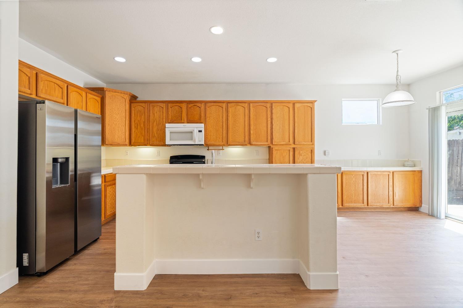 Detail Gallery Image 10 of 41 For 9443 Marius Way, Sacramento,  CA 95829 - 4 Beds | 2 Baths