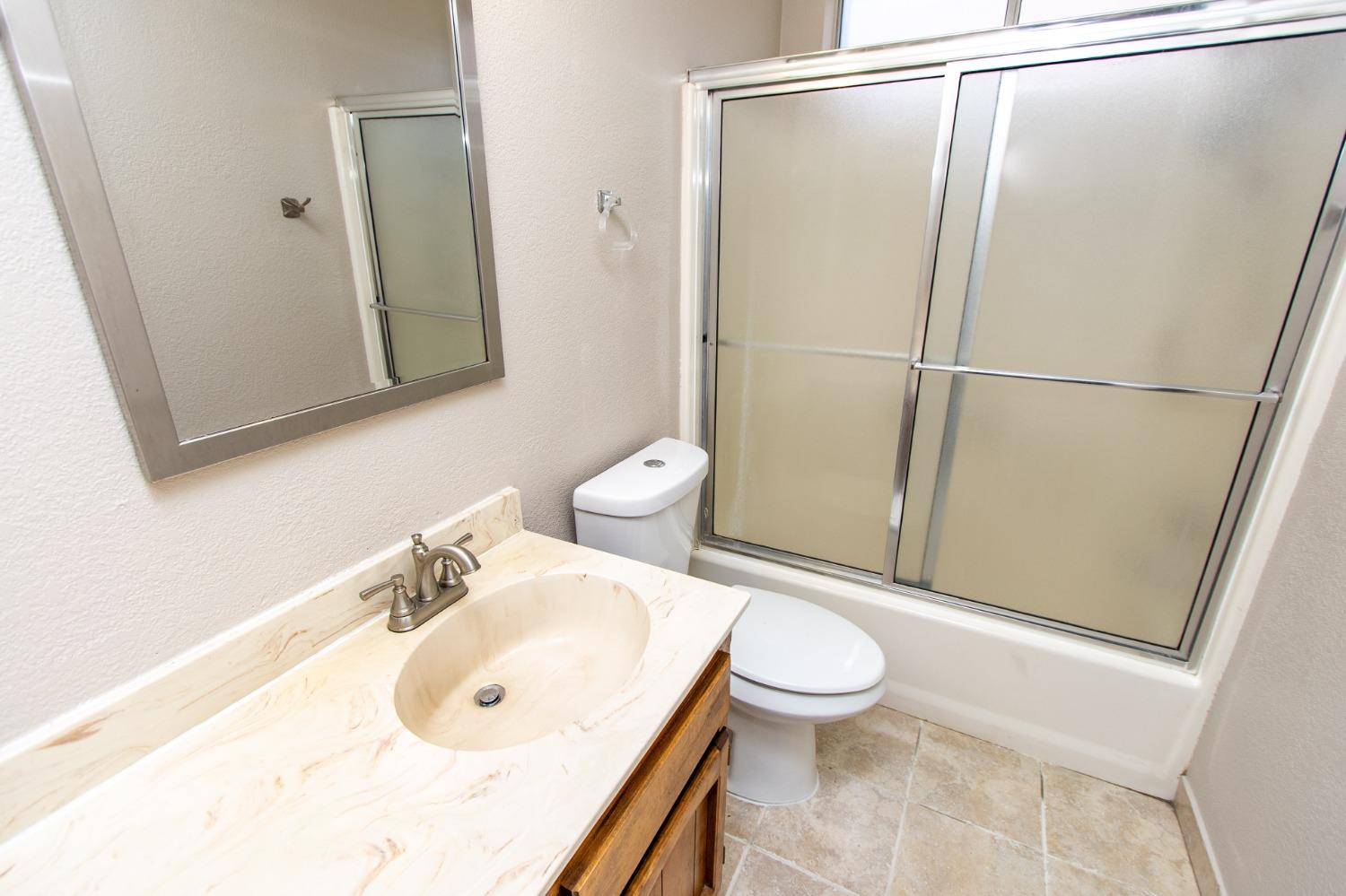 Detail Gallery Image 26 of 42 For 2000 Lincoln Oak Dr, Modesto,  CA 95355 - 3 Beds | 2 Baths
