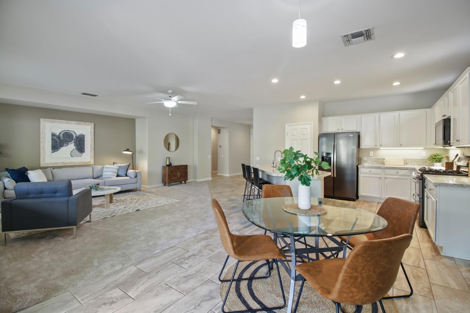 Detail Gallery Image 13 of 47 For 2125 Stonecrest Ln, Lincoln,  CA 95648 - 2 Beds | 2/1 Baths