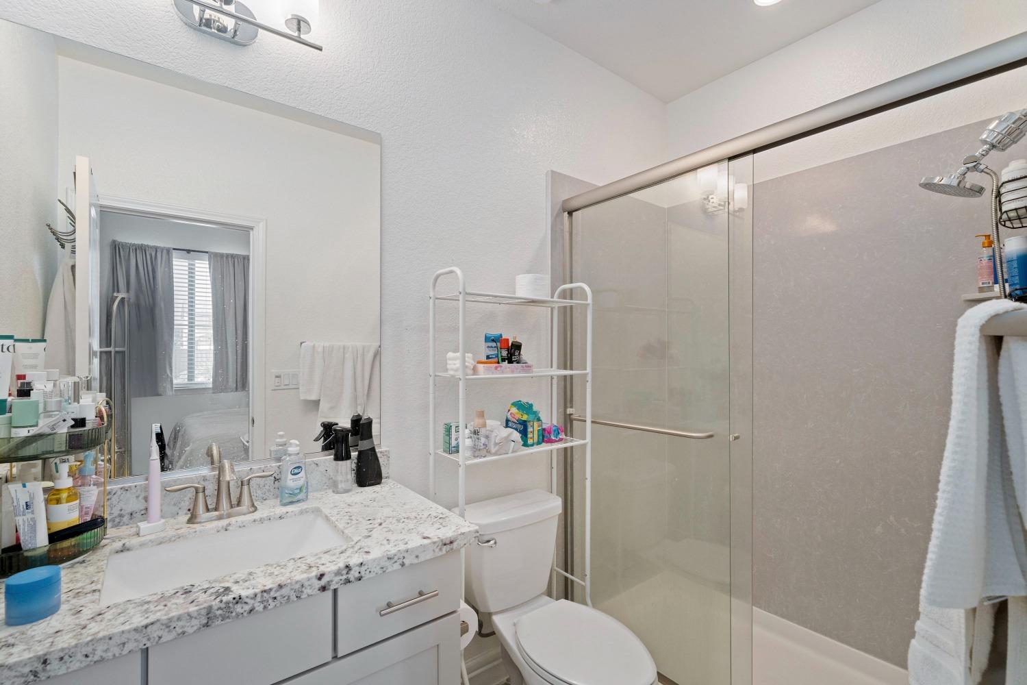 Detail Gallery Image 42 of 48 For 9942 Summerton Cir, Elk Grove,  CA 95624 - 4 Beds | 3/1 Baths