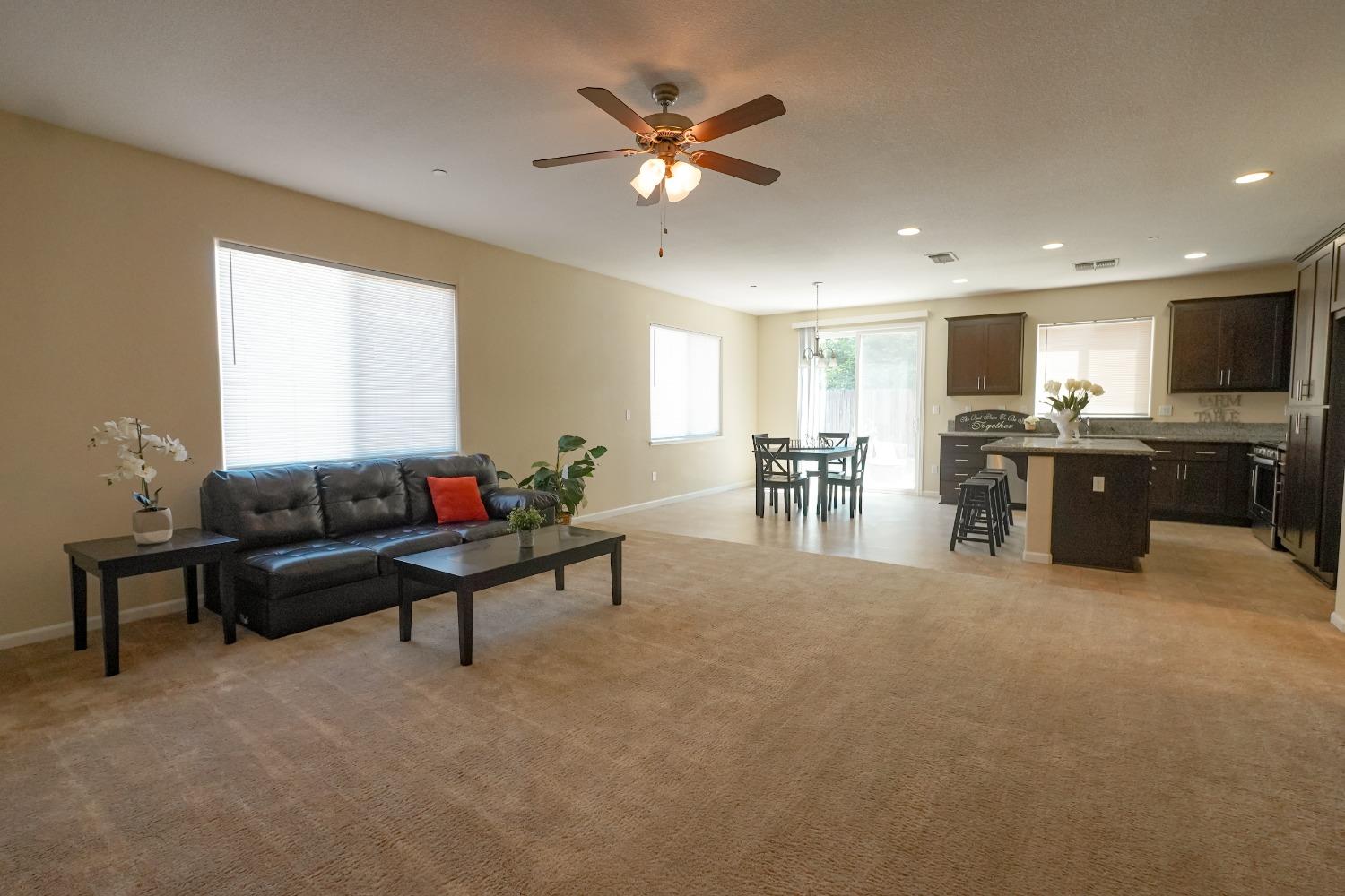 Detail Gallery Image 5 of 21 For 2610 Stone Creek Dr, Atwater,  CA 95301 - 3 Beds | 2 Baths
