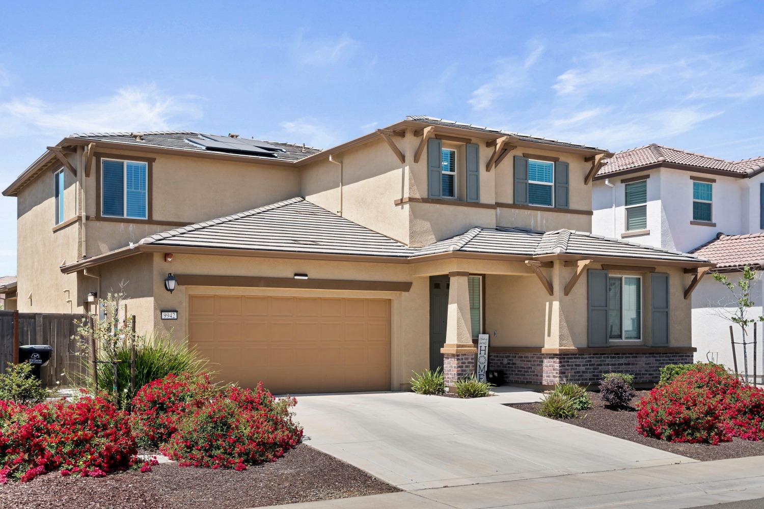 Detail Gallery Image 2 of 48 For 9942 Summerton Cir, Elk Grove,  CA 95624 - 4 Beds | 3/1 Baths