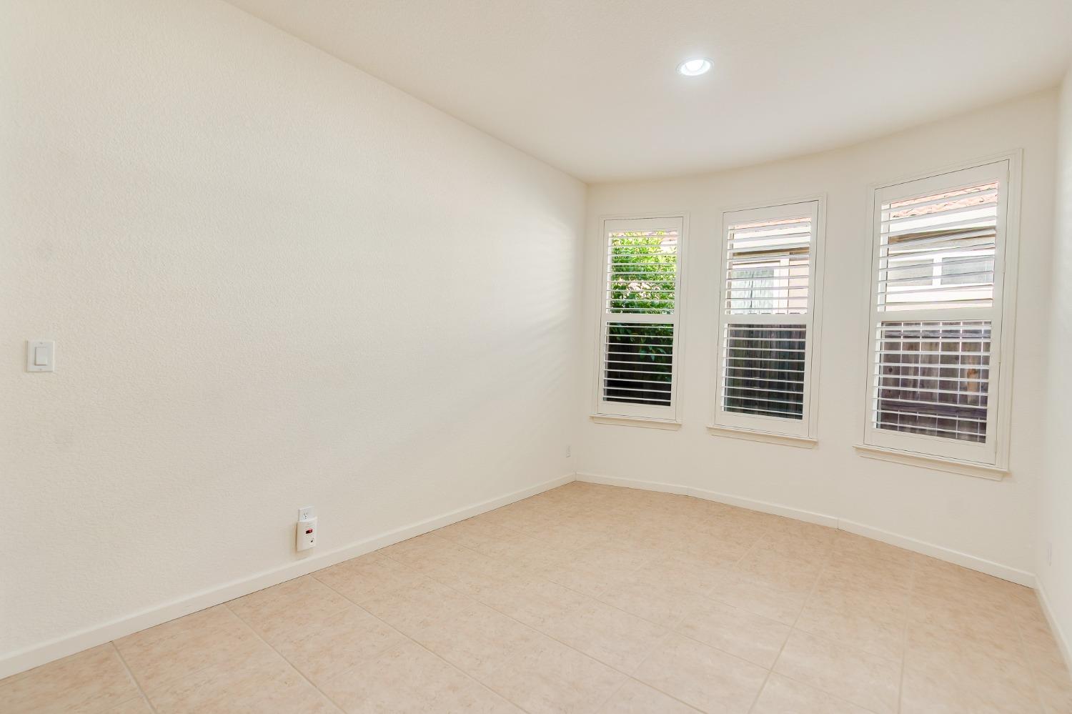 Detail Gallery Image 26 of 77 For 2080 Maximillian Ct, Los Banos,  CA 93635 - 4 Beds | 2/1 Baths