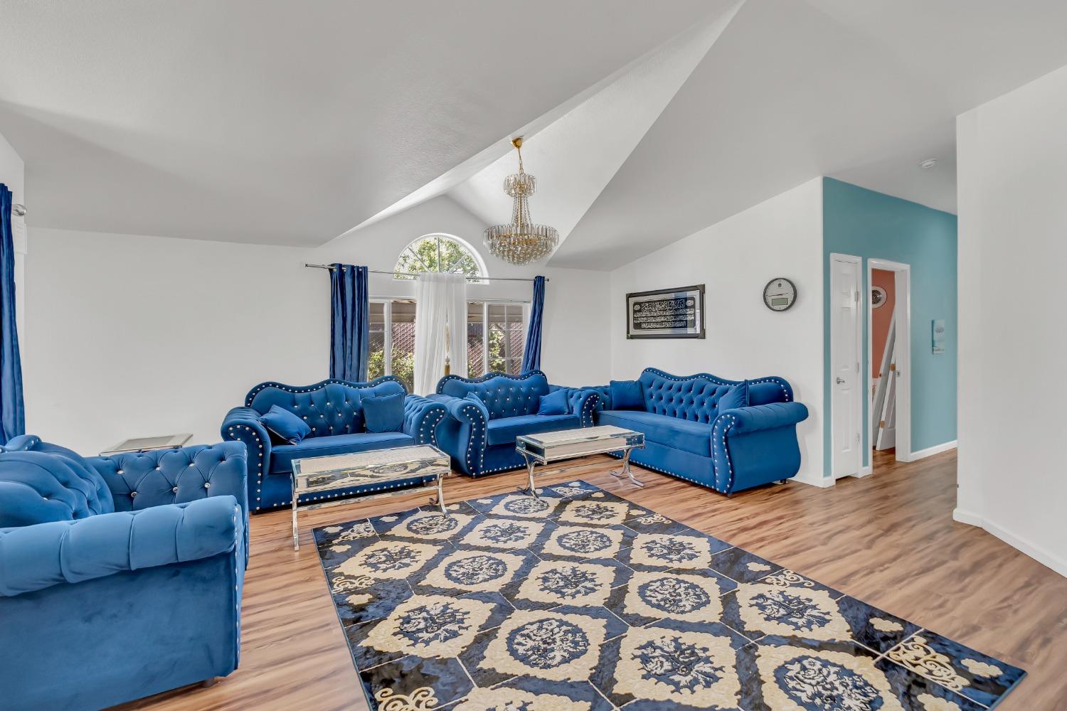 Detail Gallery Image 11 of 36 For 6417 Capital Cir 9, Sacramento,  CA 95828 - 3 Beds | 2 Baths