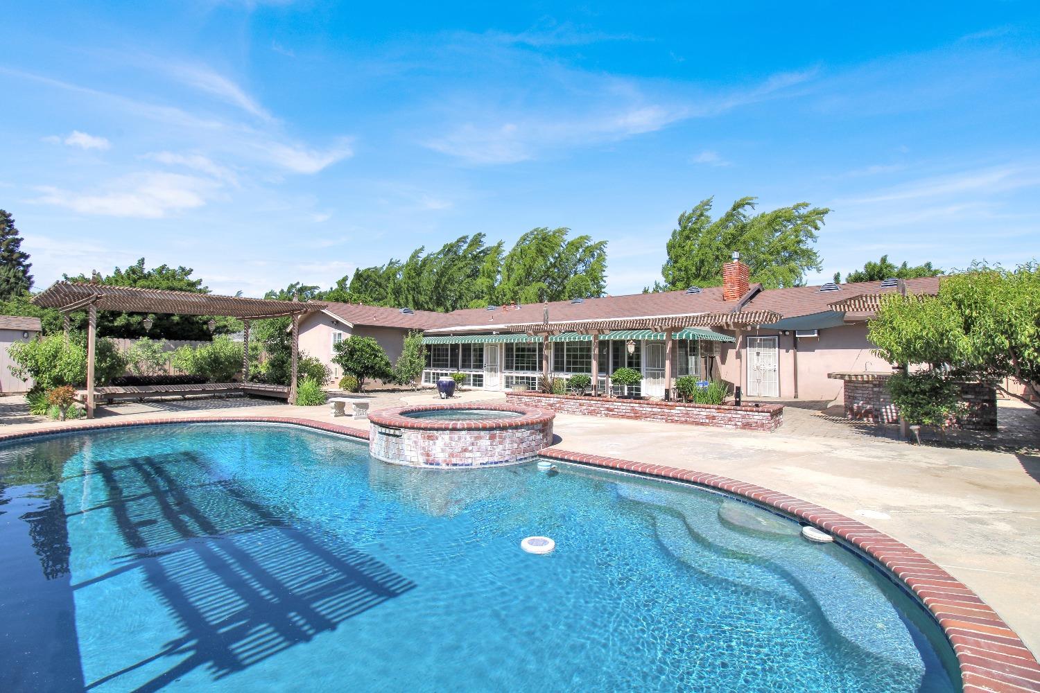 Detail Gallery Image 9 of 44 For 2805 Sheffield Ln, Modesto,  CA 95350 - 3 Beds | 2 Baths