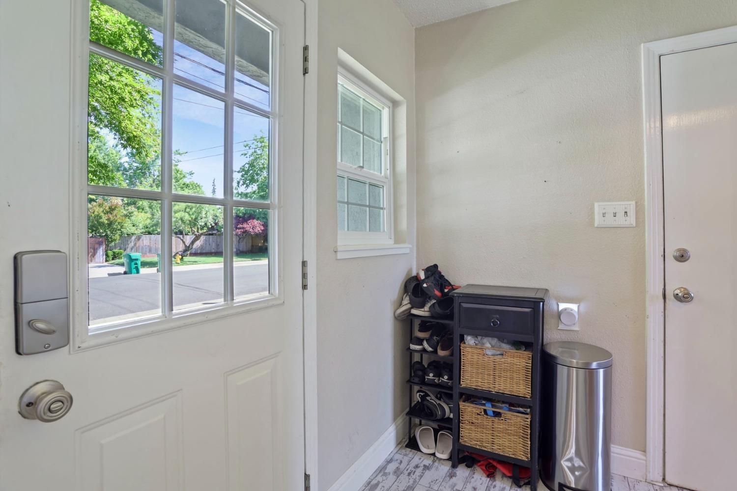 Detail Gallery Image 22 of 41 For 1120 W Oak St, Lodi,  CA 95240 - 3 Beds | 2 Baths