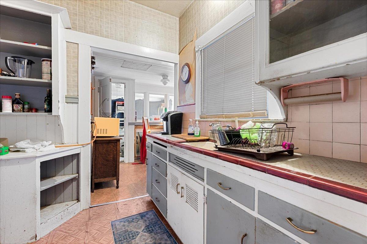 Detail Gallery Image 11 of 28 For 2504 N St, Sacramento,  CA 95816 - 3 Beds | 1 Baths