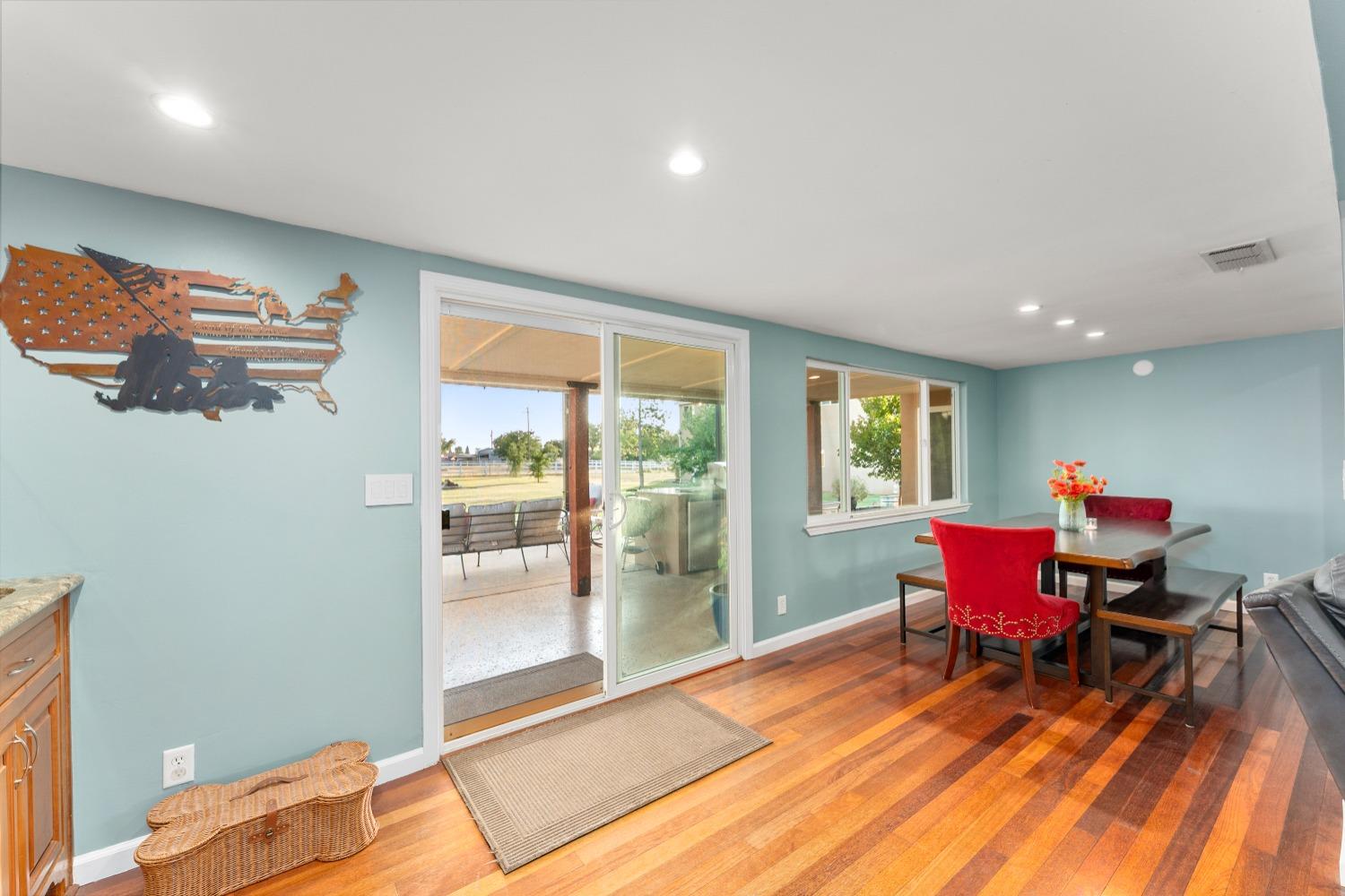 Detail Gallery Image 20 of 99 For 11750 Cresthill Dr, Elk Grove,  CA 95624 - 4 Beds | 2 Baths