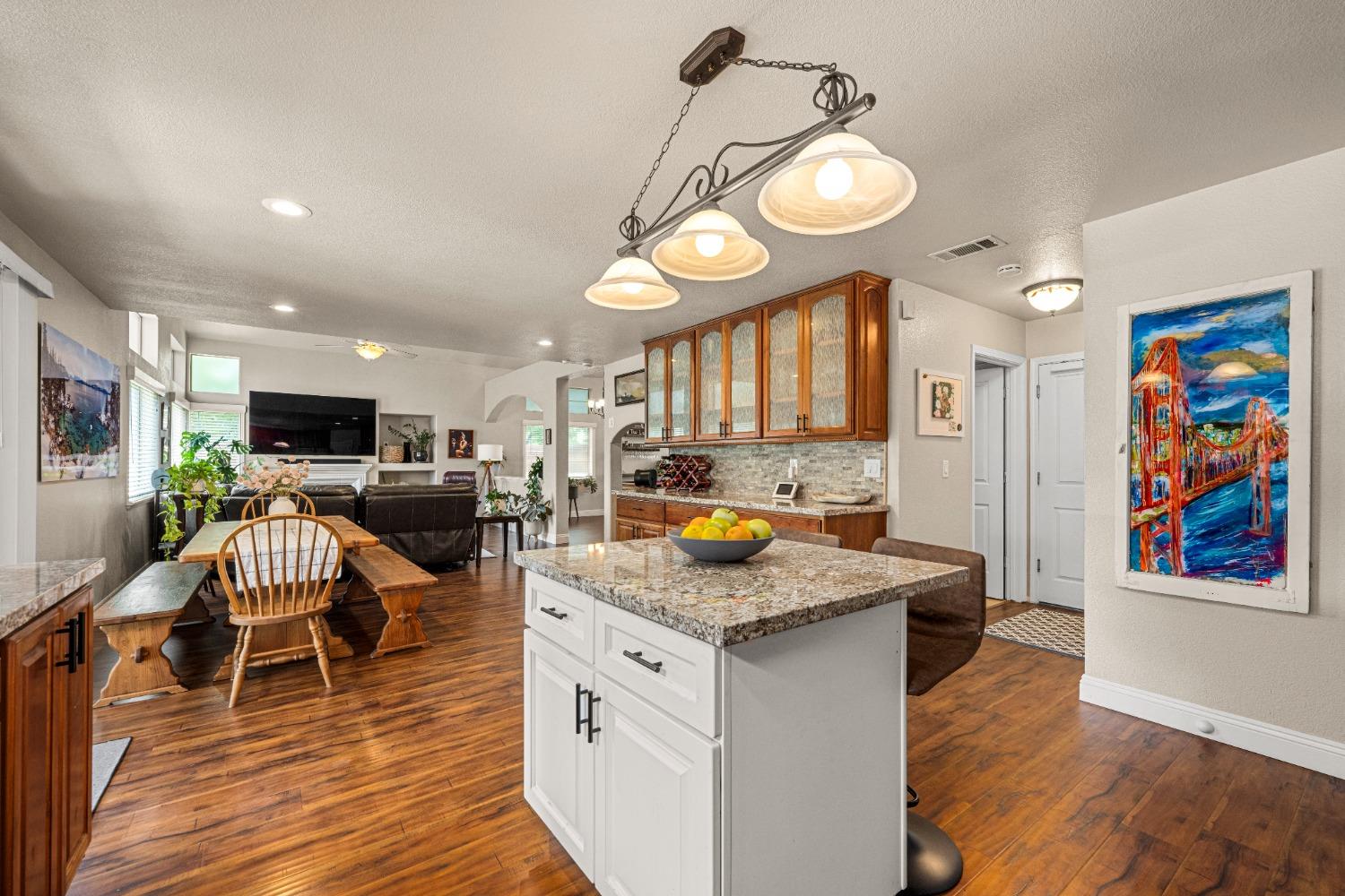Detail Gallery Image 13 of 42 For 2106 Cargill Way, Roseville,  CA 95747 - 4 Beds | 2/1 Baths