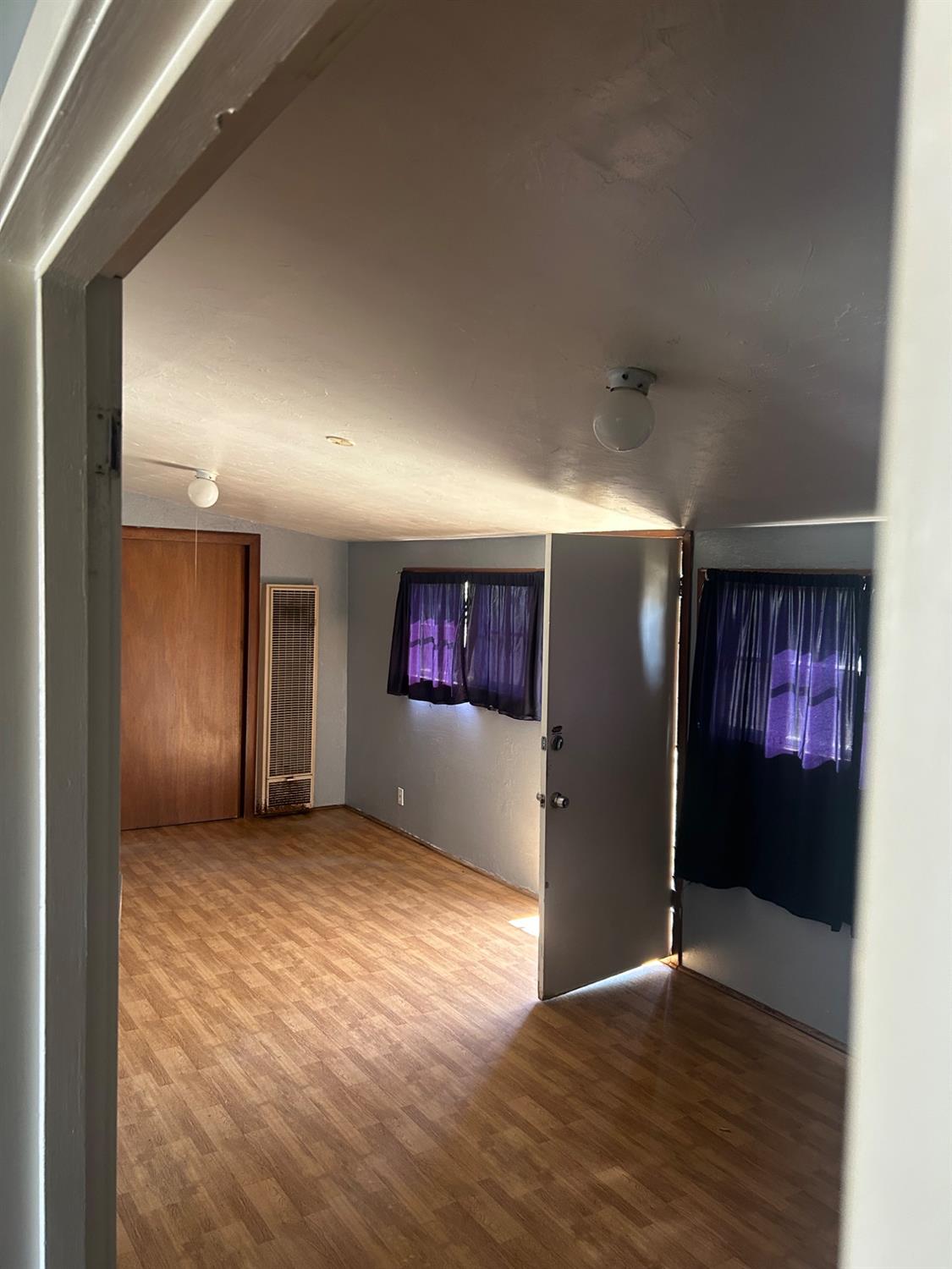 Detail Gallery Image 12 of 23 For 3537 West Ln, Stockton,  CA 95204 - 2 Beds | 1 Baths