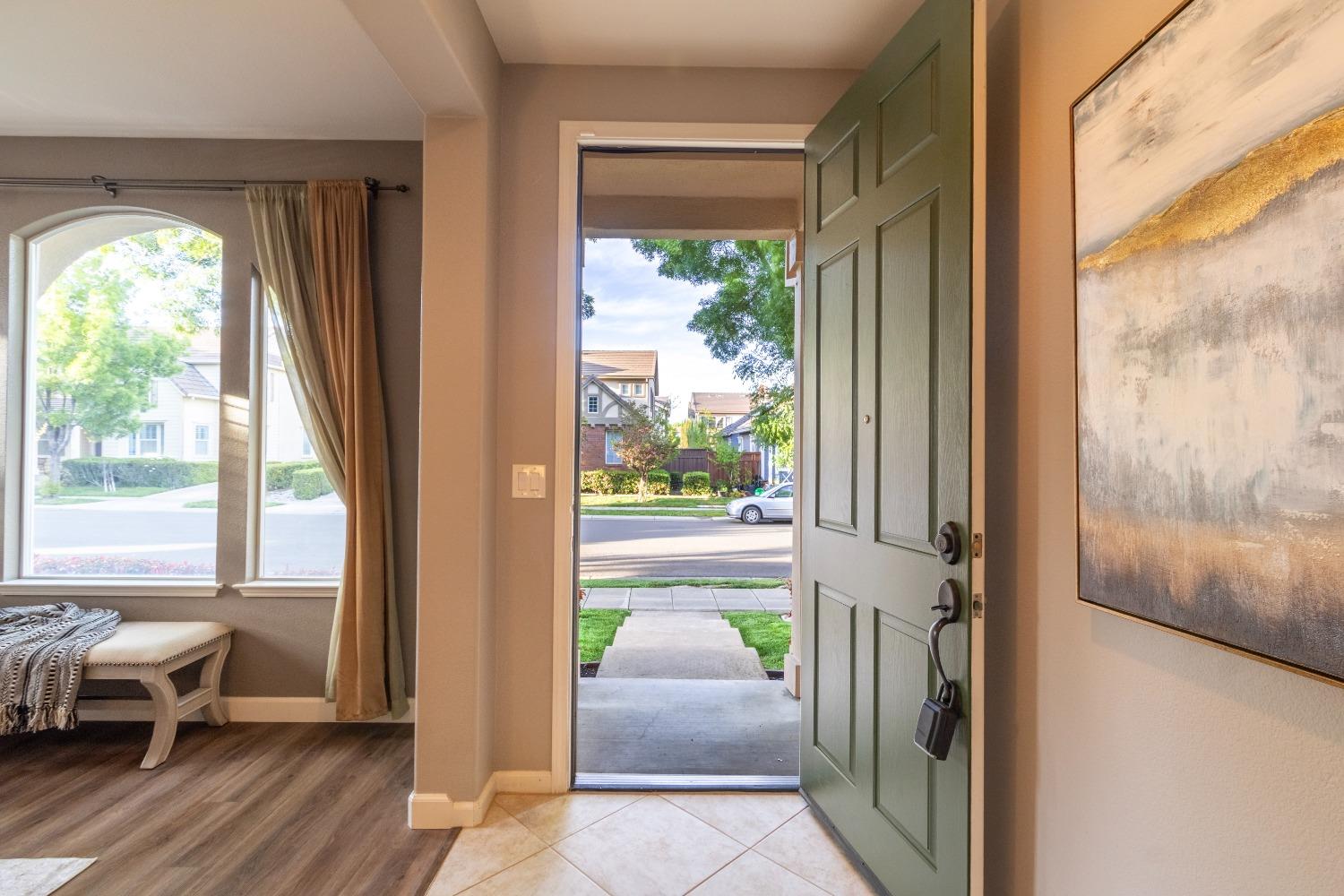 Detail Gallery Image 7 of 86 For 306 W Conejo Ave, Mountain House,  CA 95391 - 5 Beds | 4 Baths