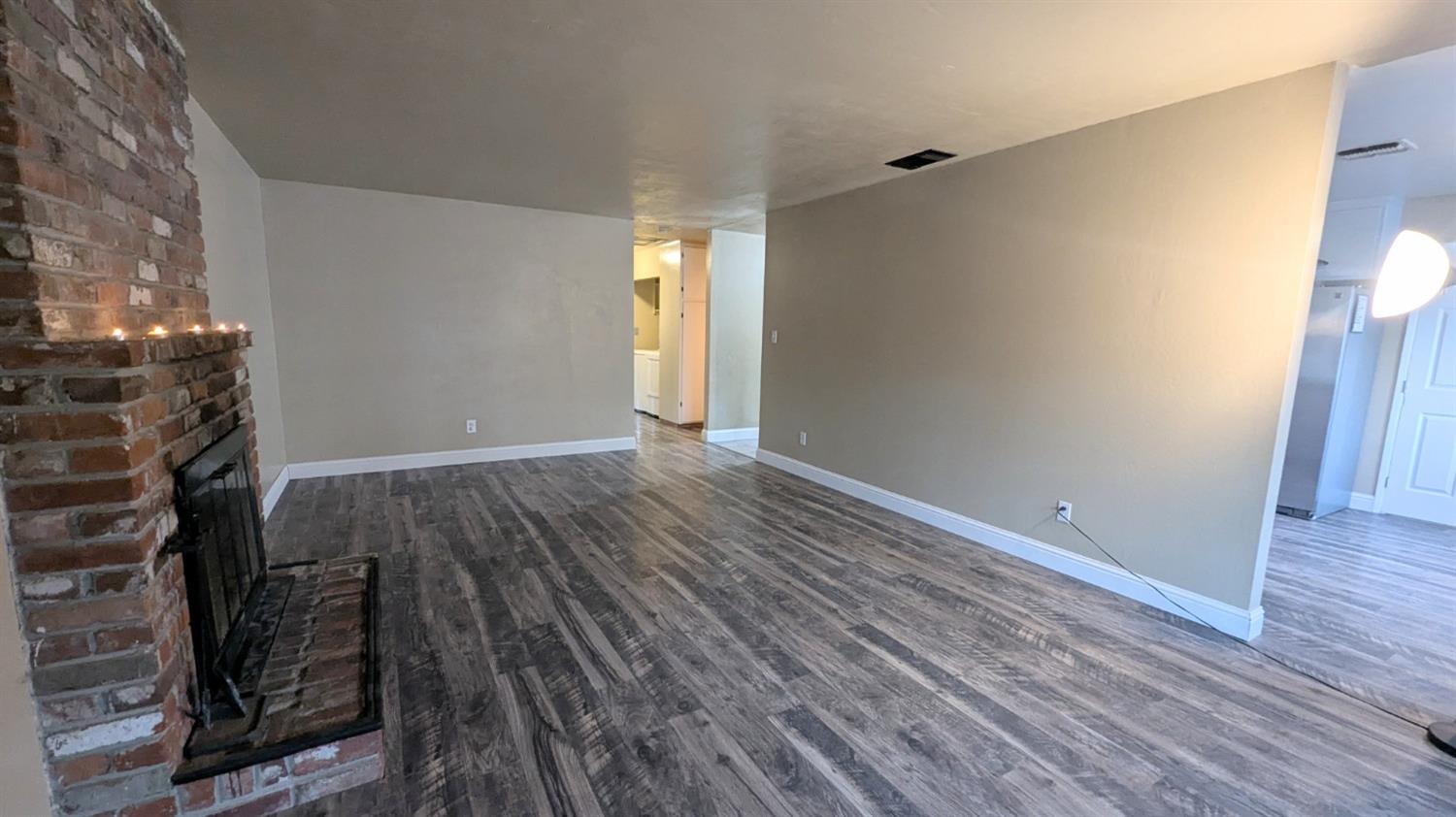 Detail Gallery Image 5 of 30 For 5530 Forestwood Dr, Sacramento,  CA 95842 - 3 Beds | 2 Baths