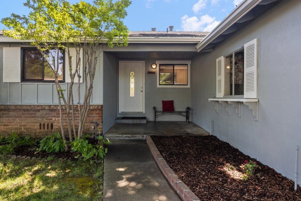 Detail Gallery Image 2 of 35 For 10334 Doyle Way, Rancho Cordova,  CA 95670 - 3 Beds | 2 Baths