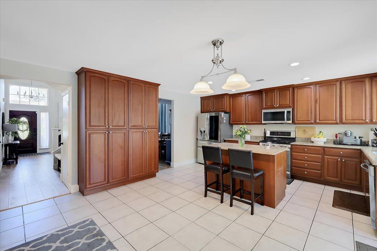 Detail Gallery Image 19 of 93 For 516 Radisson Dr, Yuba City,  CA 95991 - 5 Beds | 3 Baths