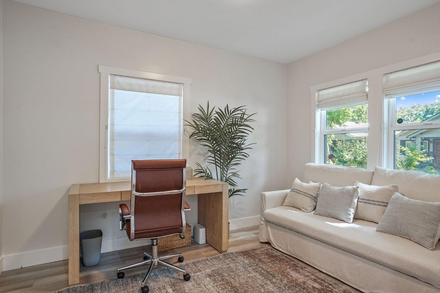 Detail Gallery Image 12 of 27 For 2640 17th St, Sacramento,  CA 95818 - 2 Beds | 2 Baths