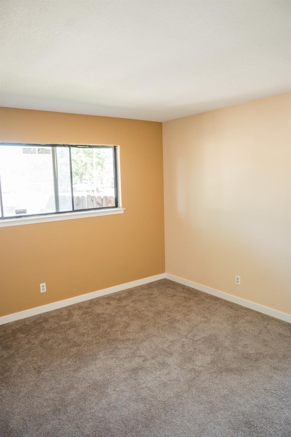 Detail Gallery Image 9 of 48 For 5100 Janell Way, Carmichael,  CA 95608 - 4 Beds | 4 Baths