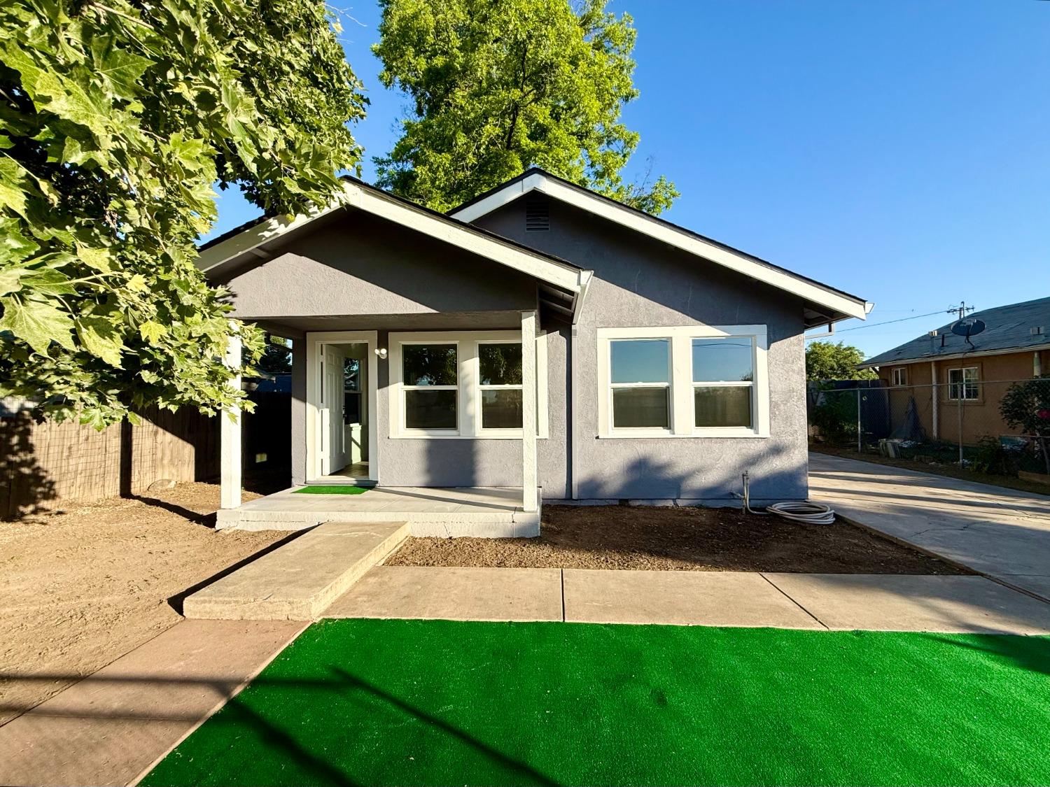 Detail Gallery Image 1 of 14 For 3319 Waterloo Rd, Stockton,  CA 95205 - 2 Beds | 2 Baths