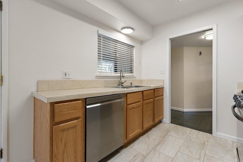 Detail Gallery Image 10 of 35 For 10334 Doyle Way, Rancho Cordova,  CA 95670 - 3 Beds | 2 Baths