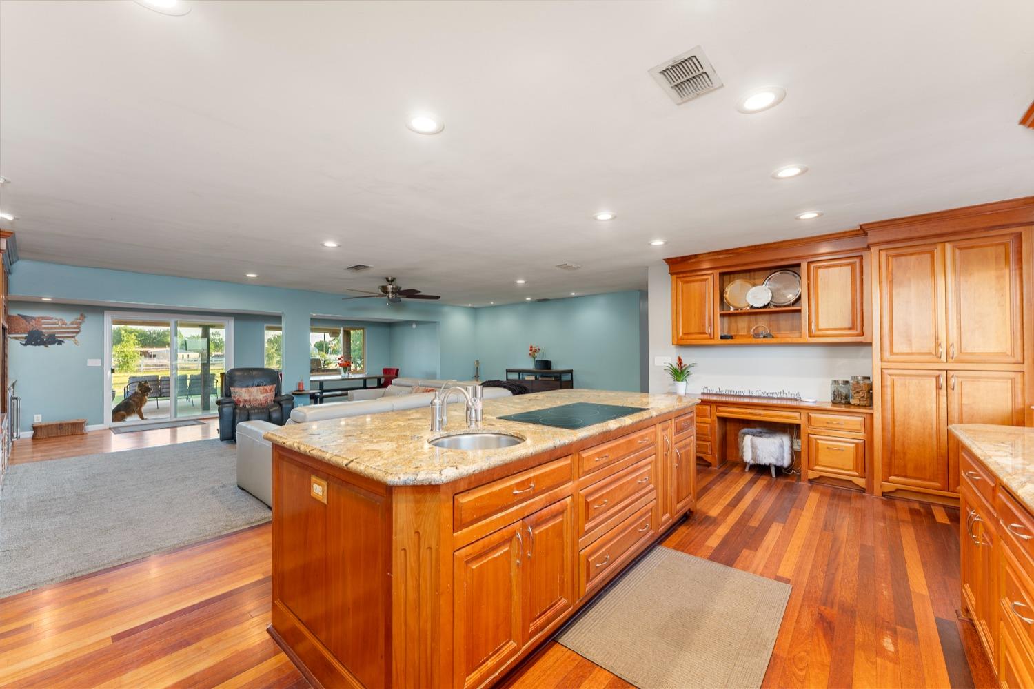 Detail Gallery Image 30 of 99 For 11750 Cresthill Dr, Elk Grove,  CA 95624 - 4 Beds | 2 Baths