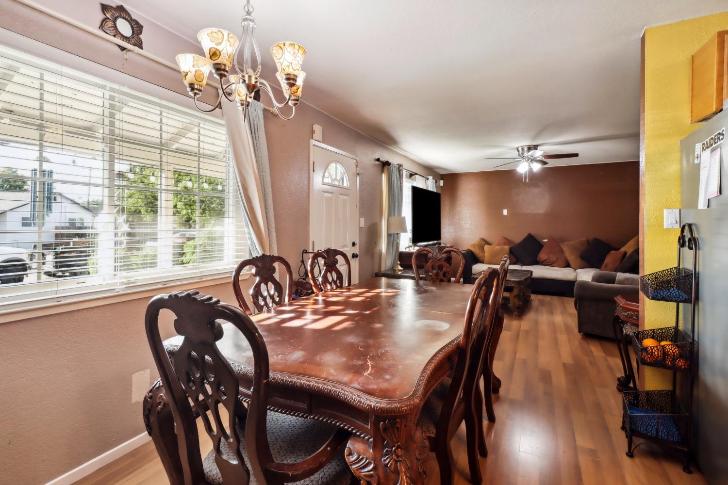 Detail Gallery Image 12 of 37 For 1724 Belt Way, Sacramento,  CA 95832 - 4 Beds | 2 Baths