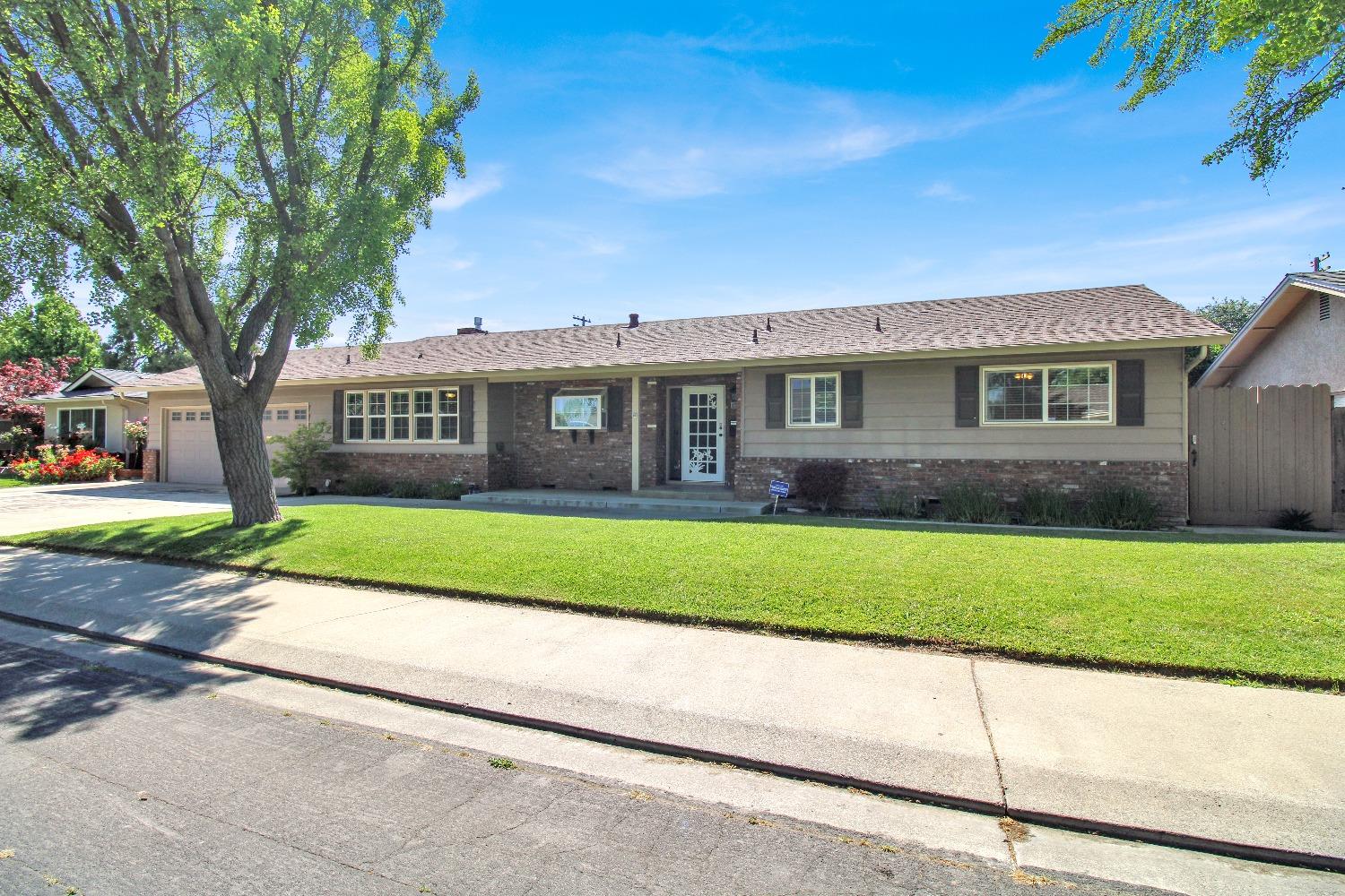 Detail Gallery Image 2 of 44 For 2805 Sheffield Ln, Modesto,  CA 95350 - 3 Beds | 2 Baths