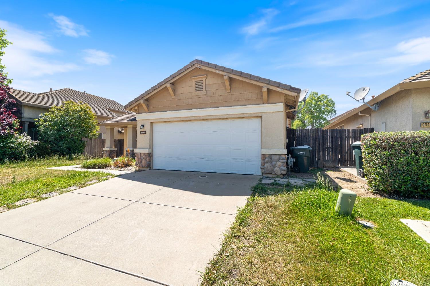 Detail Gallery Image 3 of 41 For 9443 Marius Way, Sacramento,  CA 95829 - 4 Beds | 2 Baths