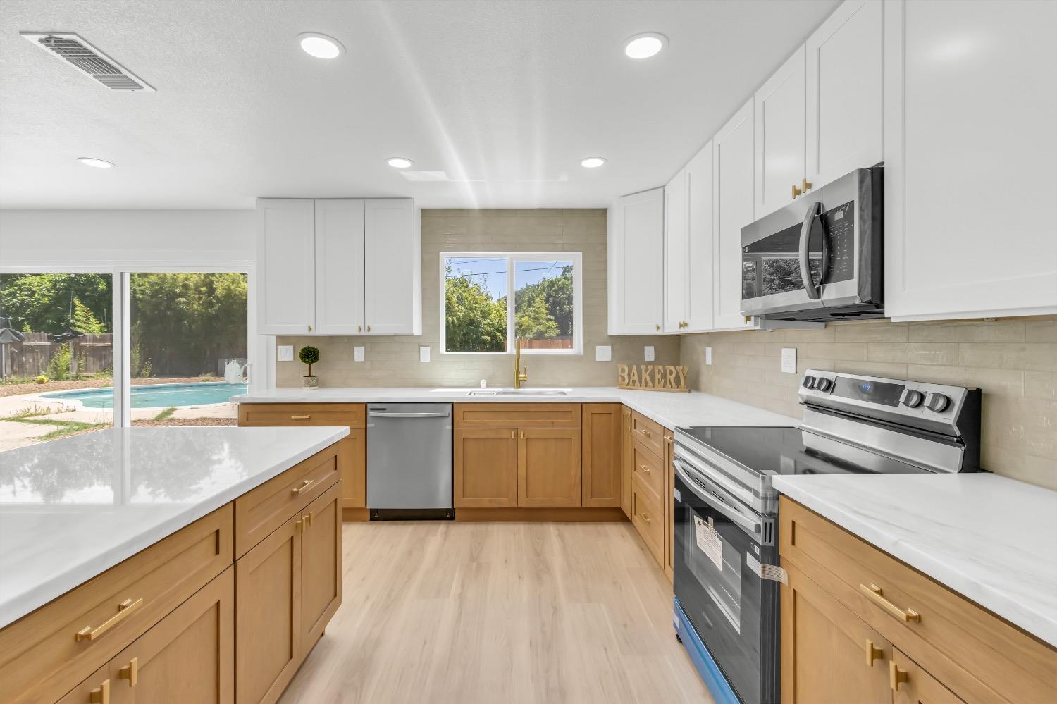 Detail Gallery Image 17 of 39 For 7638 Denio Way, Citrus Heights,  CA 95610 - 4 Beds | 3 Baths