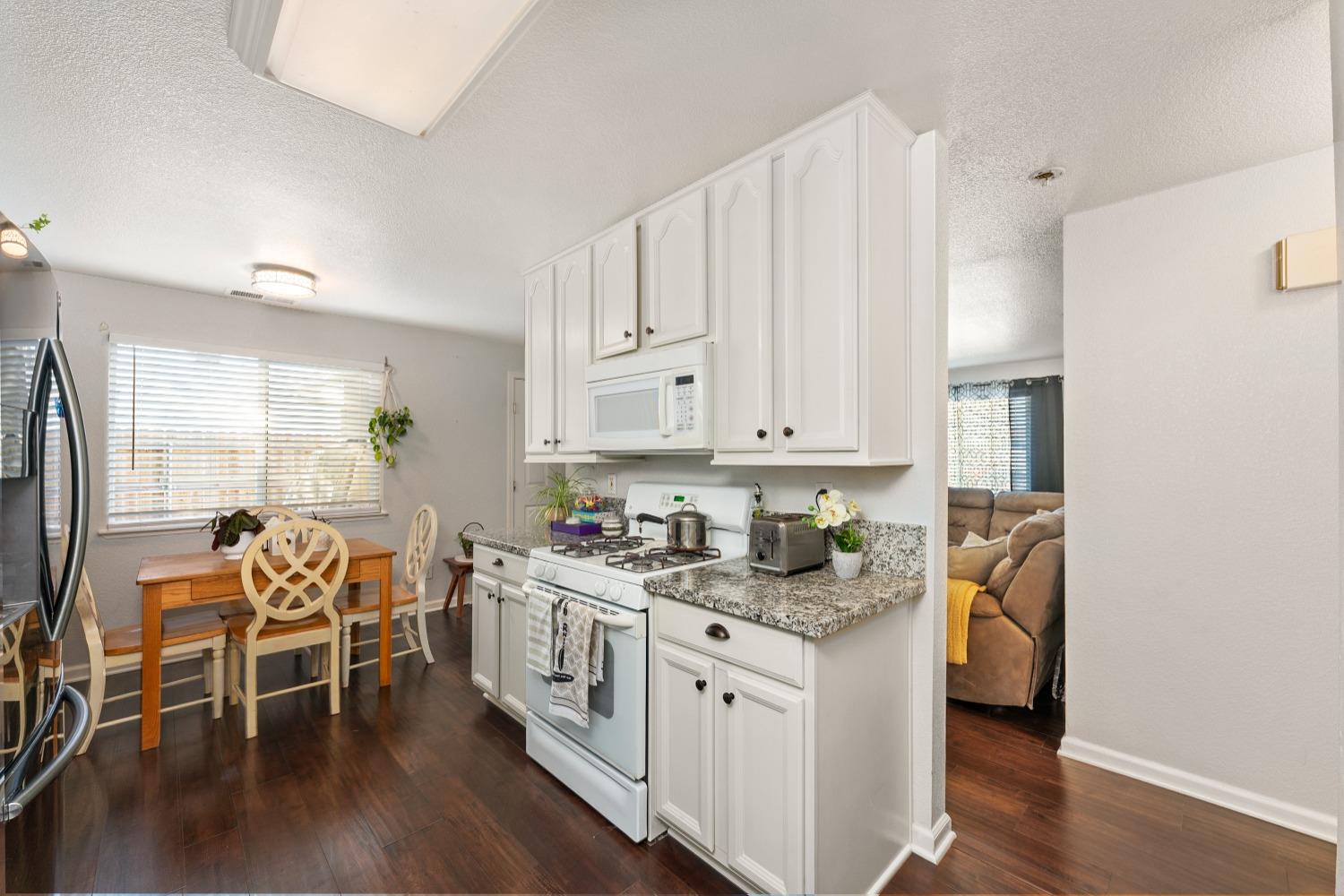 Detail Gallery Image 20 of 52 For 6353 La Cienega Dr, North Highlands,  CA 95660 - 3 Beds | 2 Baths