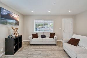 Detail Gallery Image 6 of 15 For 411 Potomac Ave, Sacramento,  CA 95833 - 3 Beds | 2 Baths