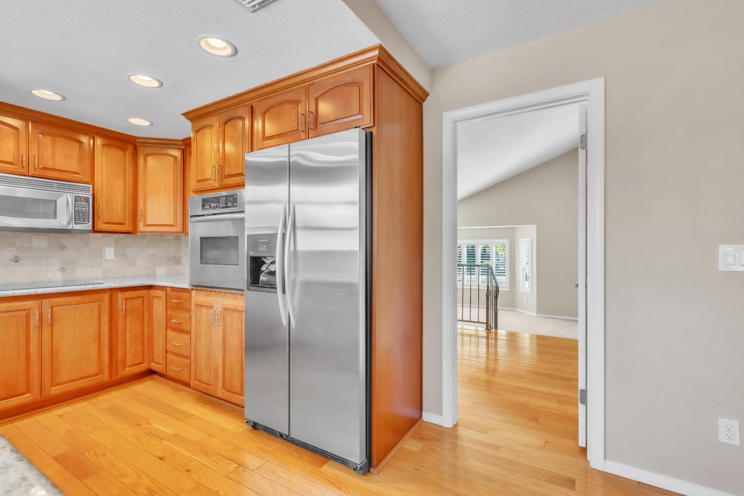 Detail Gallery Image 11 of 34 For 51 Angel Island Circle, Sacramento,  CA 95831 - 4 Beds | 2/1 Baths