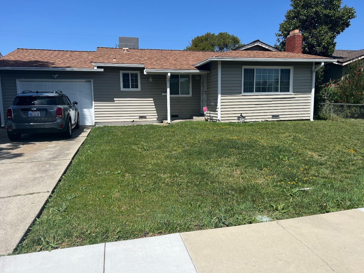 Detail Gallery Image 1 of 10 For 1585 Neihart Ave, Sacramento,  CA 95832 - 2 Beds | 1 Baths