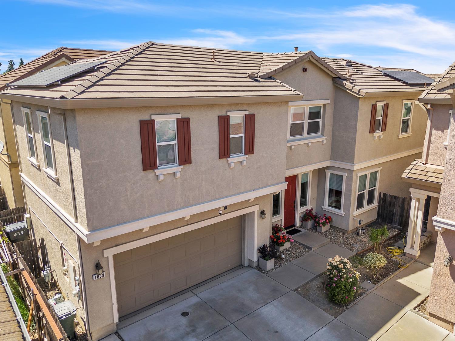 Detail Gallery Image 2 of 49 For 1869 Mammoth Way, Sacramento,  CA 95834 - 3 Beds | 3 Baths